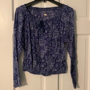 Hollister top size S Juniors blouse with tassel detail